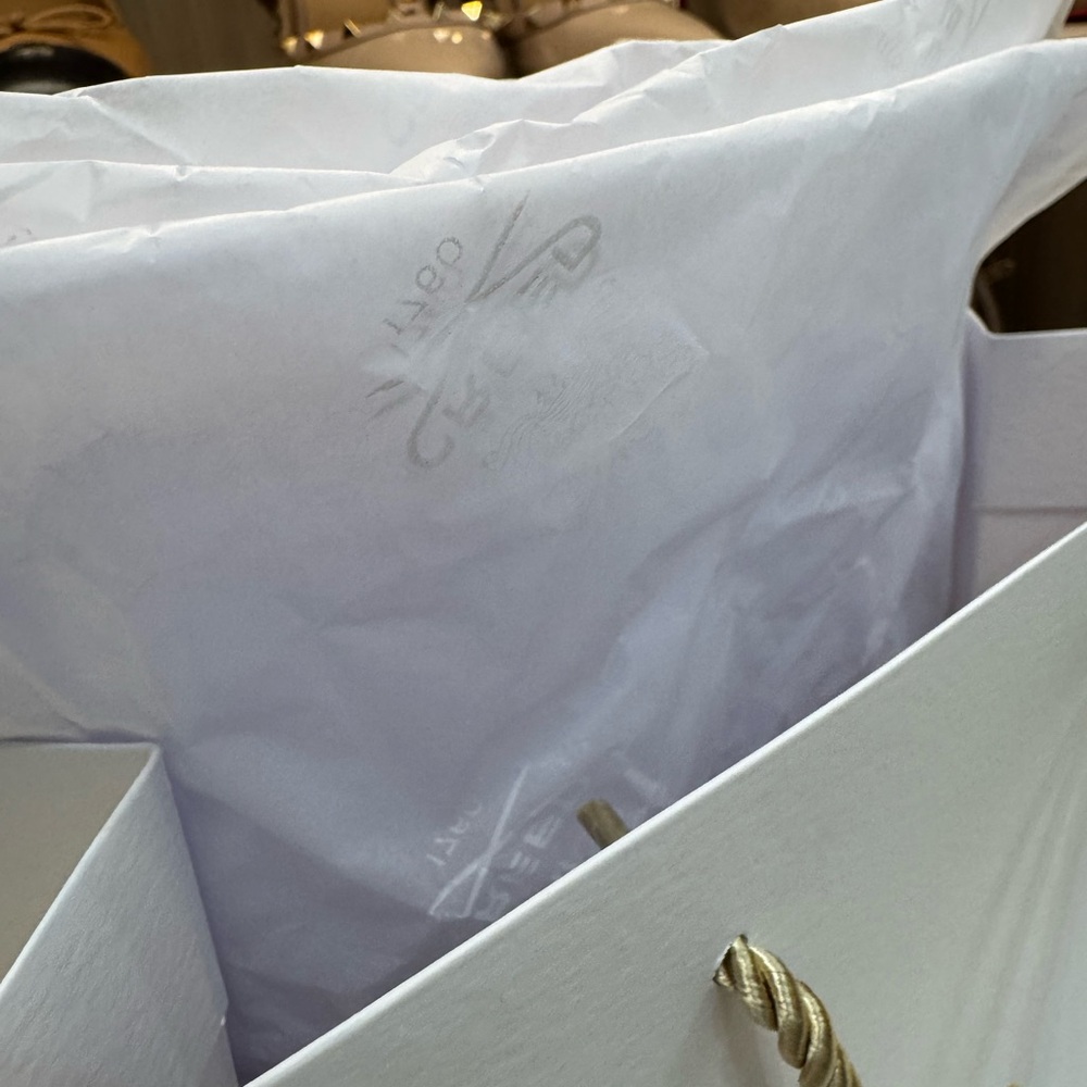 Creed Empty all original perfume box, shopping bag, tissue and box ribbon. - Picture 6 of 10